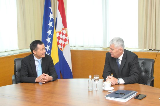 Zamjenik predsjedavajućeg Doma naroda dr. Dragan Čović susreo se s ambasadorom NR Kine u BiH